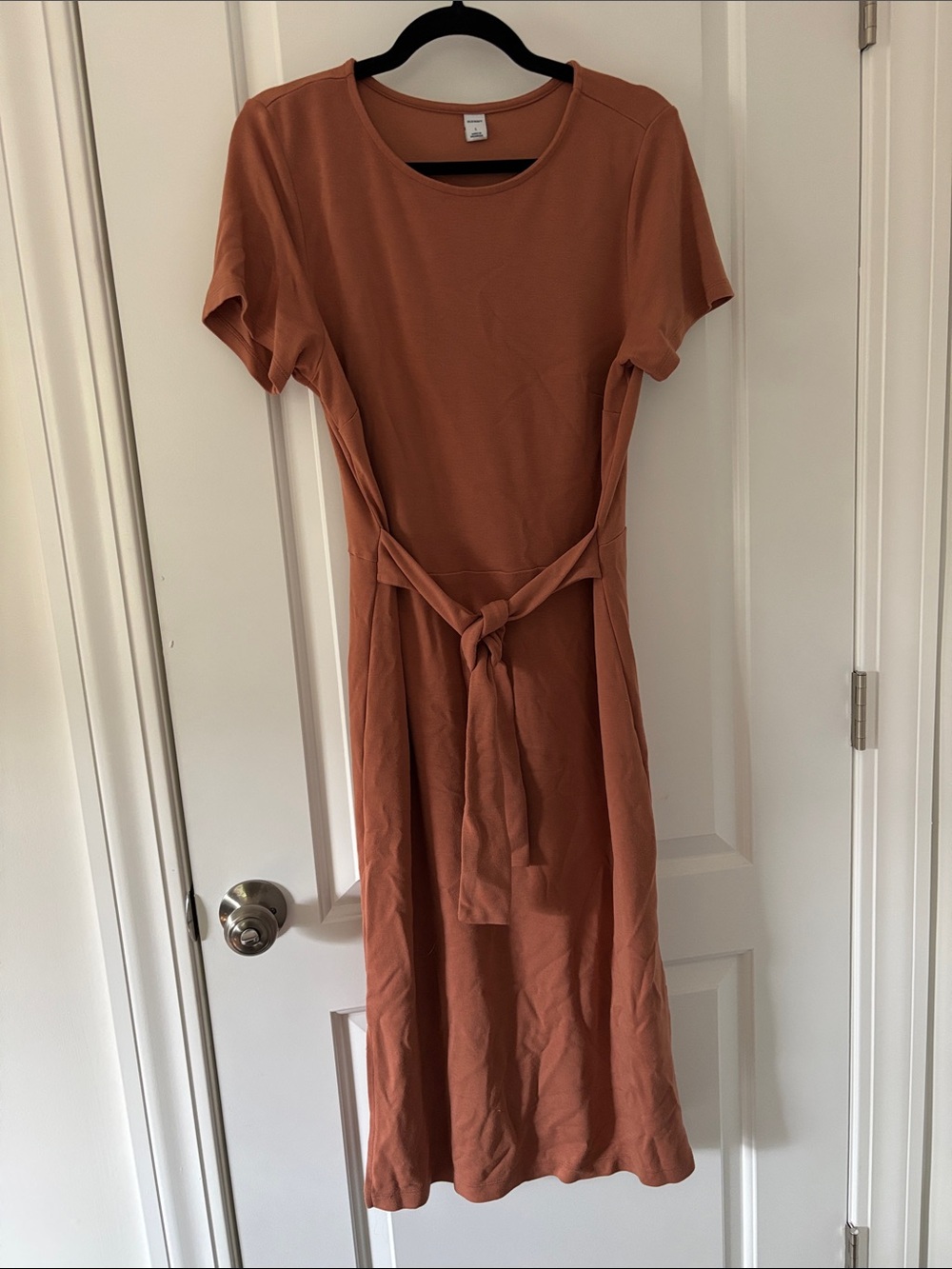 Old Navy Short-Sleeve Belted Midi Dress in Terracotta